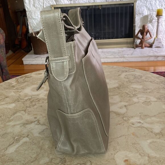 Matt & Nat Vegan Leather Large Hobo Bag - Picture 4 of 14